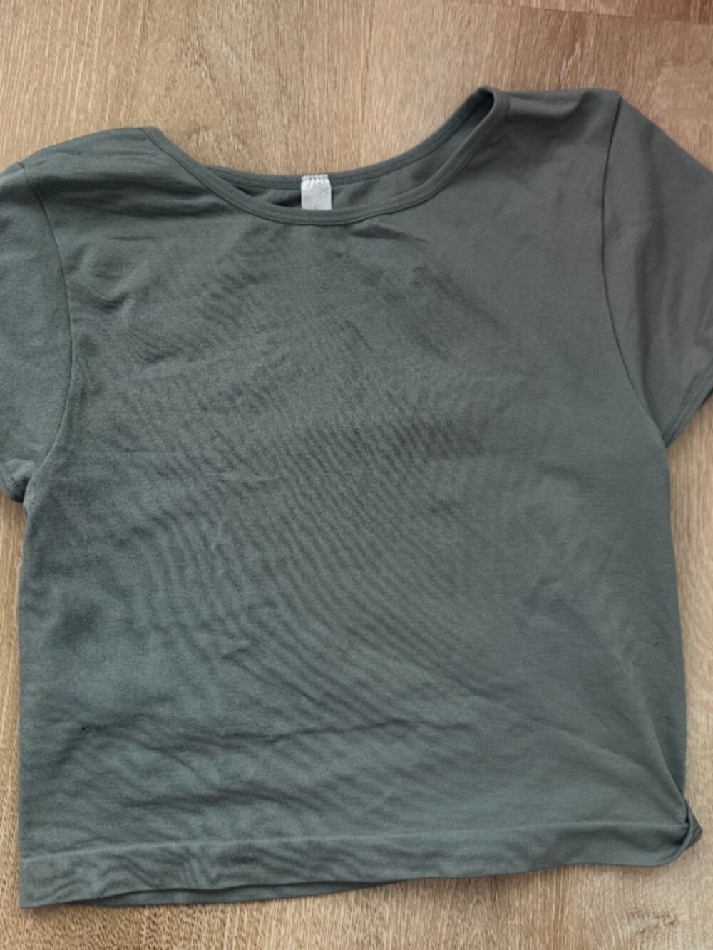 2-Pack Black & Gray Cropped Workout Tees Size S
